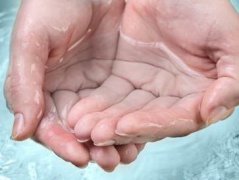女性宫外孕可以用验孕棒测出来吗